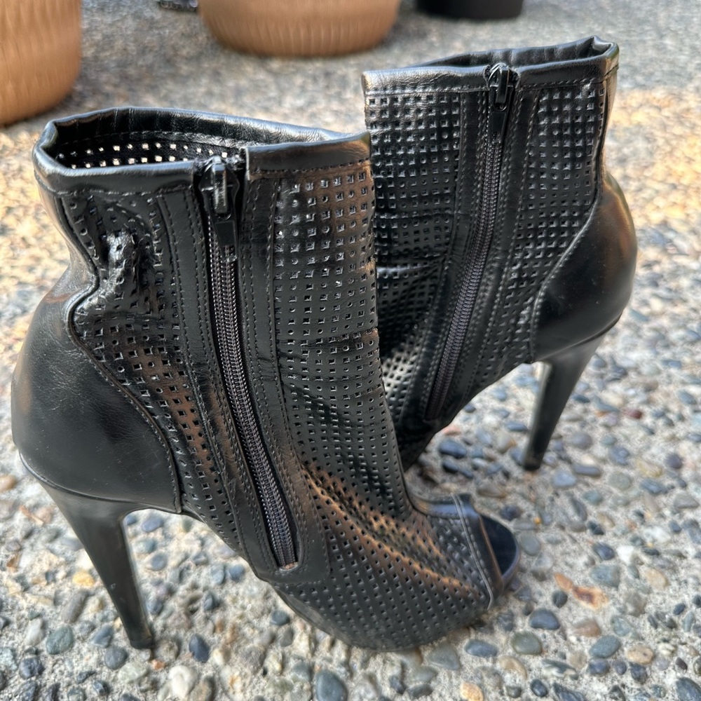 Gossip peep toe booties size 7/ 37